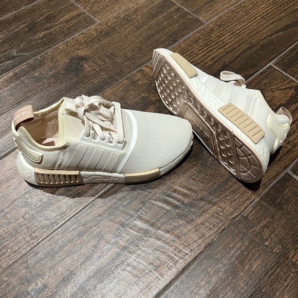 Adidas shoes - Picture 7 of 16